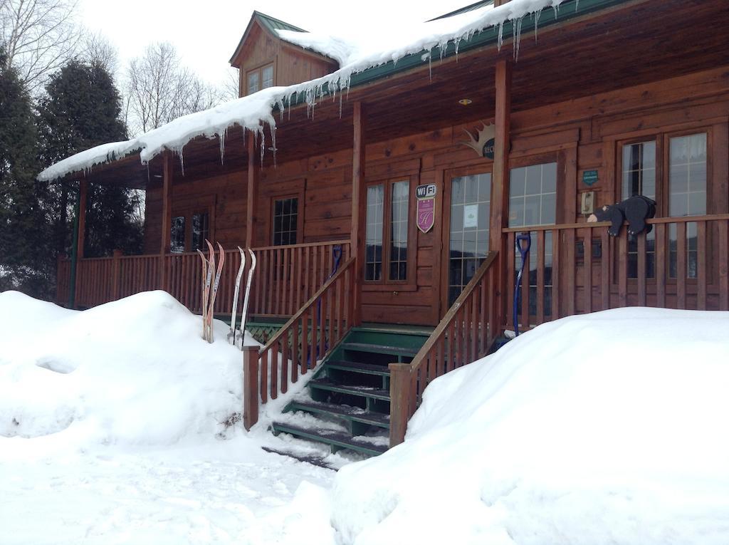Aux Berges Du St-Maurice Hotel Saint-Jean-des Piles Esterno foto
